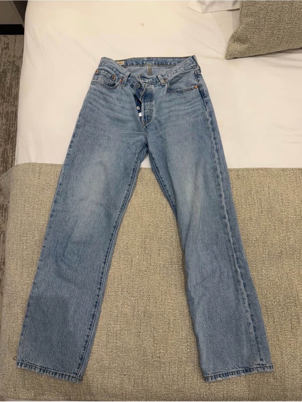 Levi's Women's Straight Leg Jeans in Light Blue Wash